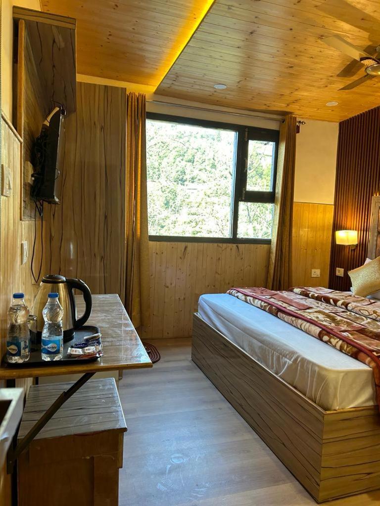 Hotel Ma Heights Далхаузи Экстерьер фото