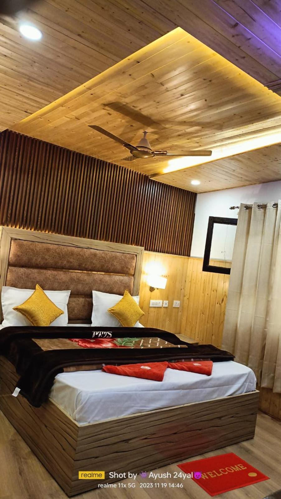 Hotel Ma Heights Далхаузи Экстерьер фото