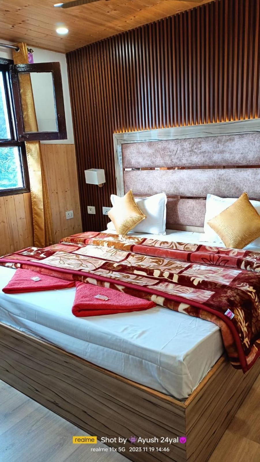 Hotel Ma Heights Далхаузи Экстерьер фото